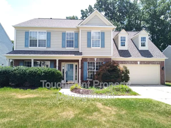 4018 Manor House Dr, Charlotte, NC 28270