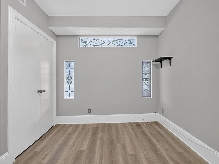 705 8th St SE #400 — Photo 11
