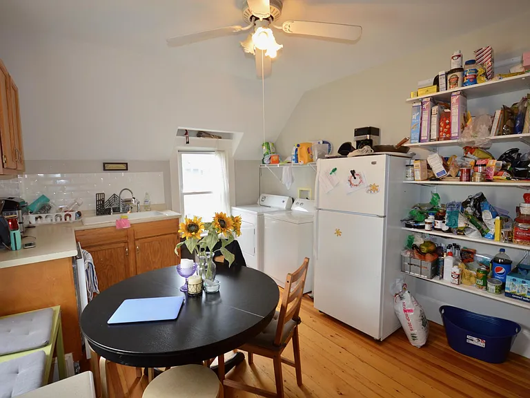 8 Trafford St #2 — Photo 15