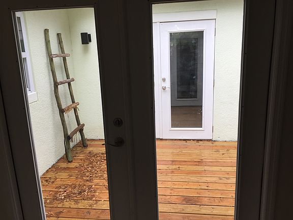 4th image of 1328 N Bumby Ave