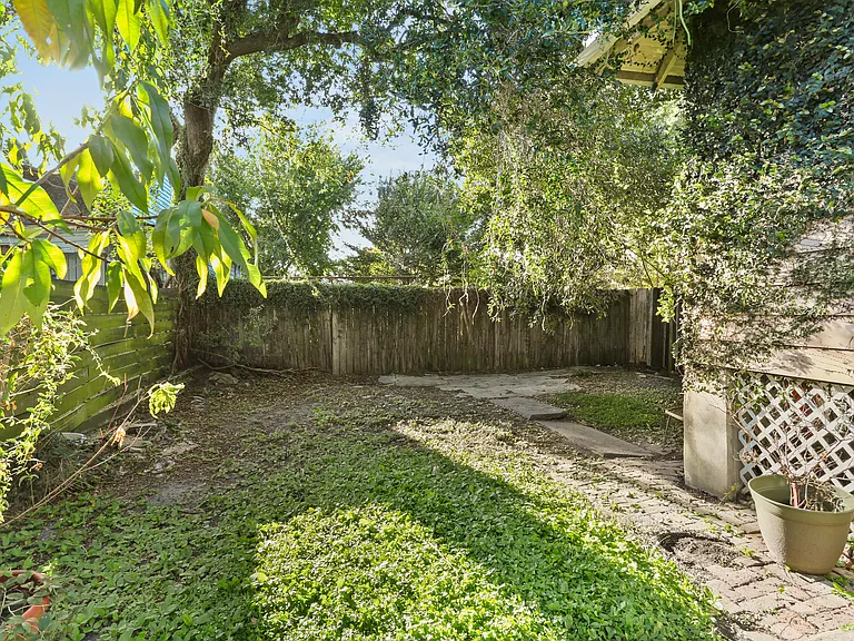 1510 Saint Roch Ave #2 — Photo 5