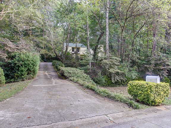 2nd image of 163 Kenmare Cir SE