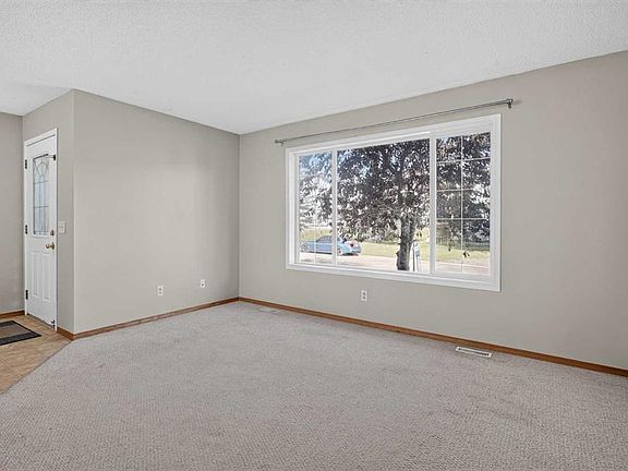 5th image of 184 N Everridge Way SW