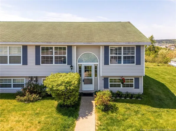 17 Longview Ct, Saint John, NB E2J 4N2