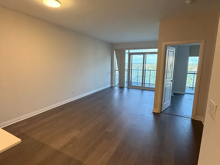 55 Oneida Cres #1101 — Photo 6