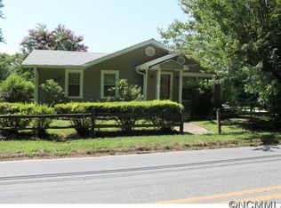 1226 Willow Rd, Hendersonville, NC 28739
