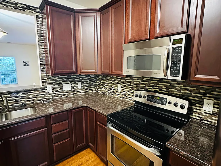 628 Penn St #628 — Photo 11