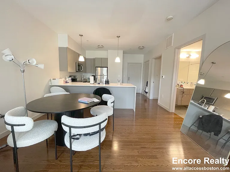 21 Gibbs St #204 — Photo 9