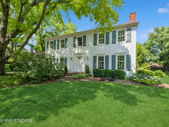 1260 Burr Oak Ln, Barrington, IL 60010