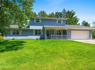 127 Sunset Ct, Omro, WI 54963