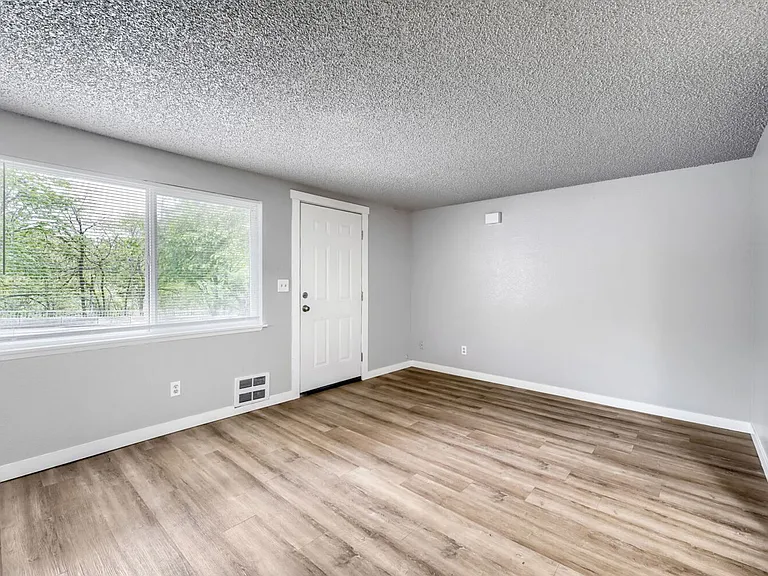 Scenic Hill Apartments — Photo 5