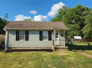 817 34th St, Vienna, WV 26105