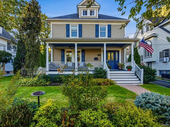 92 Webster Avenue, Port Washington, NY 11050