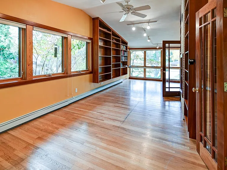 4746 Lafayette Dr — Photo 26