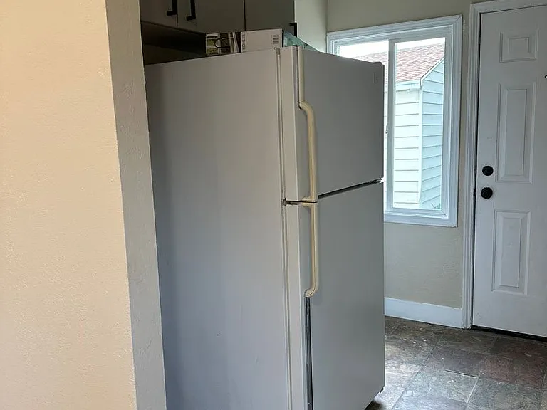 227 E Louise Ave — Photo 8
