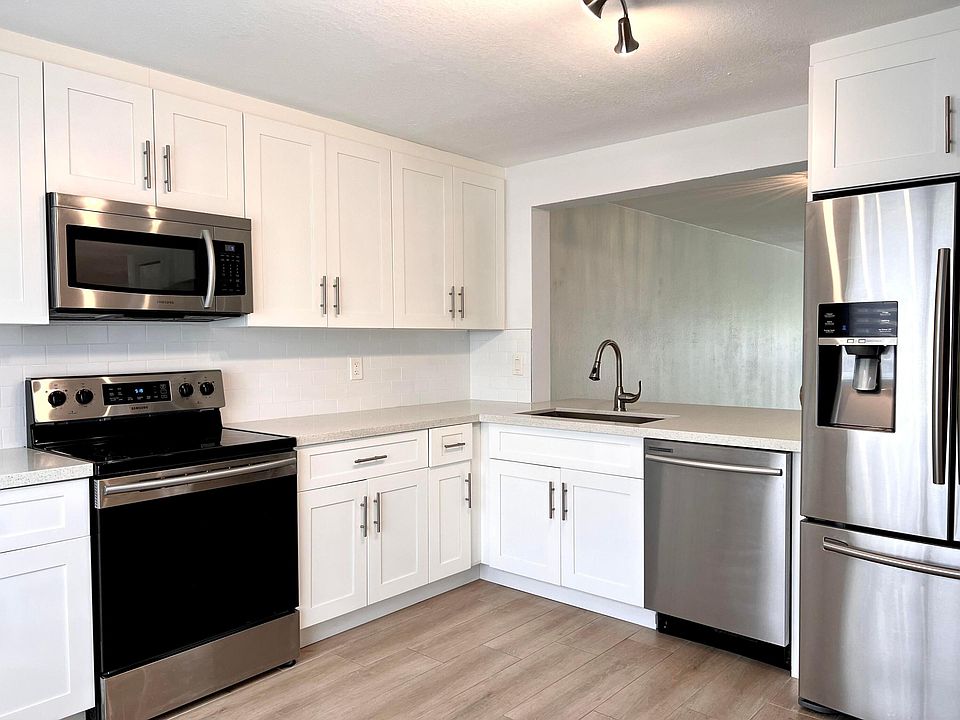 1st image of 5589 Fairway Park Drive #103