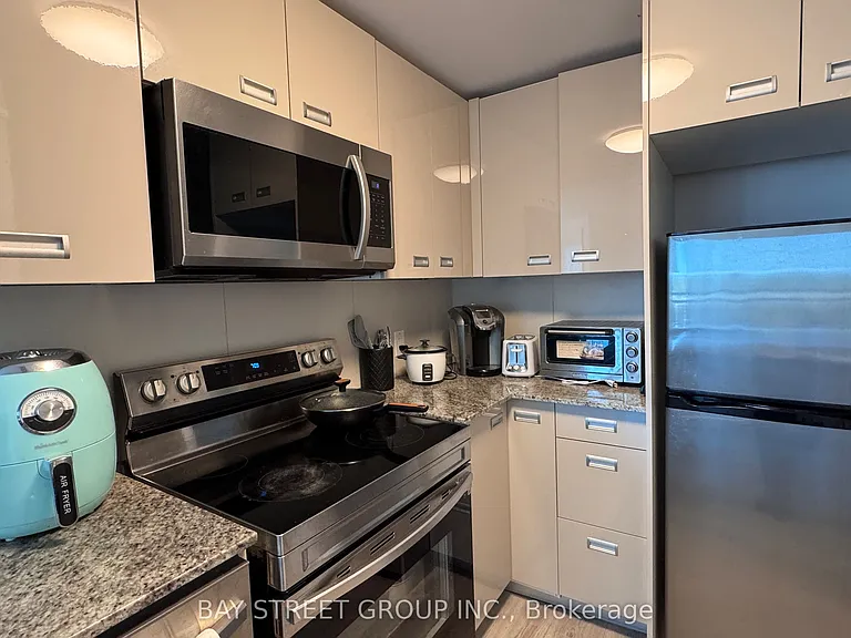 652 Princess St #813 — Photo 18