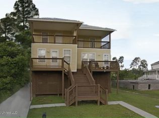 425 Lac Bleu Ave, Pass Christian, MS 39571