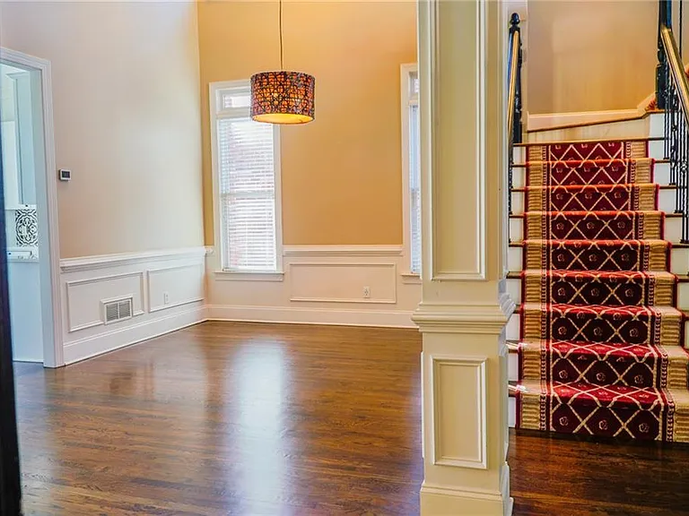 1127 Ashton Bluff Dr — Photo 5