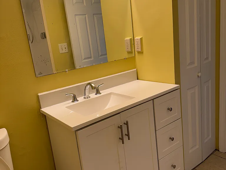 10511 Hillpark Dr — Photo 8
