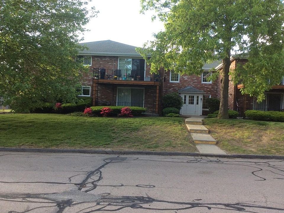1st image of 28 Fountain Ln APT 16