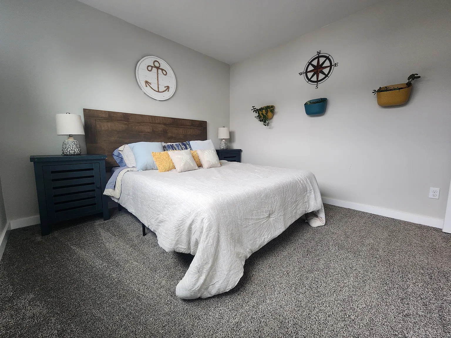 3 bed, 2.5 bath, 1636 sqft, $3,100 — Photo 2
