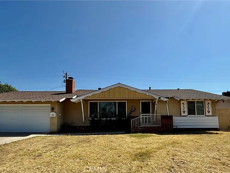 835 W Spruce St — Photo 1
