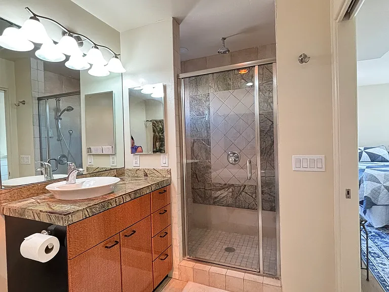 819 Avalon Ct #B — Photo 19
