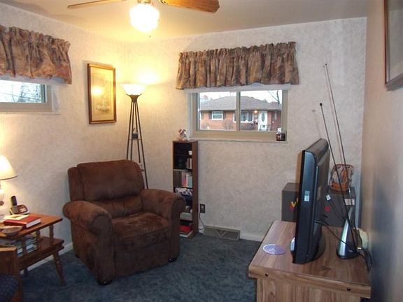 3rd image of 3587 Woodsong Dr