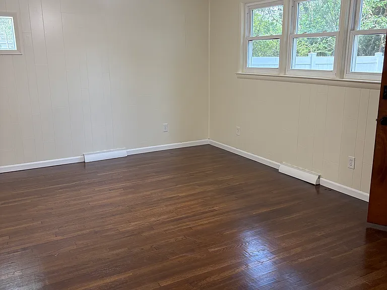 2420 W South St — Photo 18