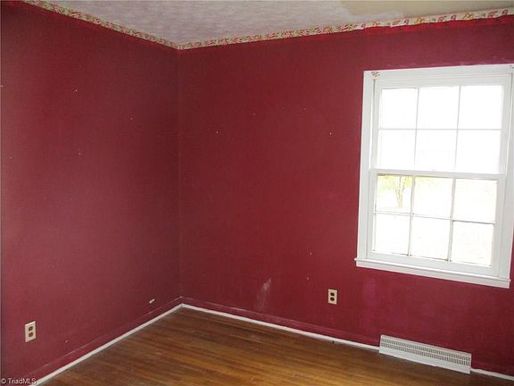 5th image of 113 Holliman Dr