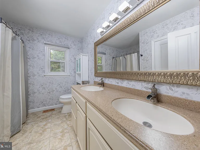 1960 Cardinal Lake Dr — Photo 22