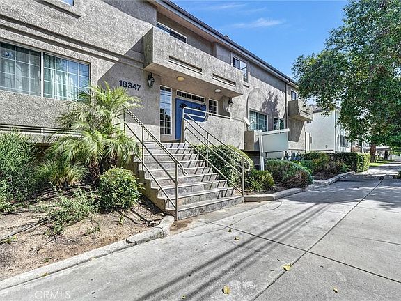 2nd image of 18347 Saticoy St Unit 24