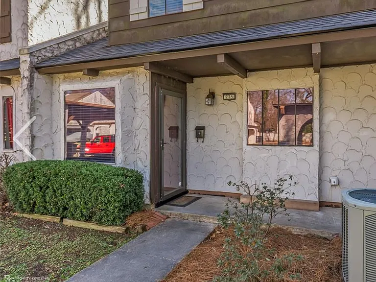 775 Highland Square Dr — Photo 2