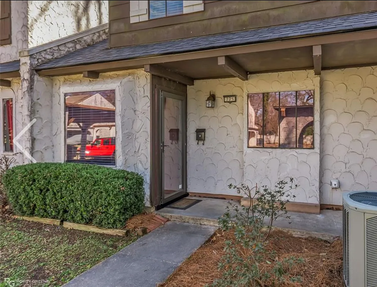 Building Photo - 775 Highland Square Dr