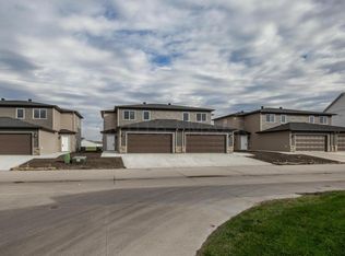 4310 Estate Dr S, Fargo, ND 58104