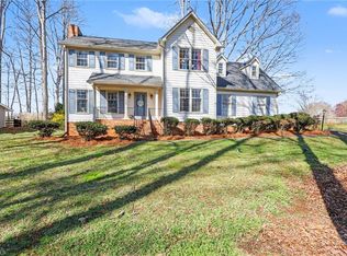 6135 Spring Forest Dr, Pfafftown, NC 27040