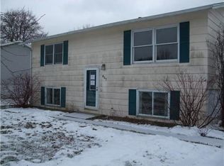 637 Main St, Fairfax, IA 52228