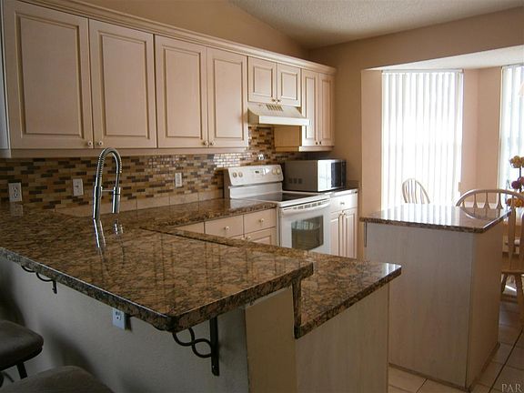 4th image of 608 Desert Oak Dr