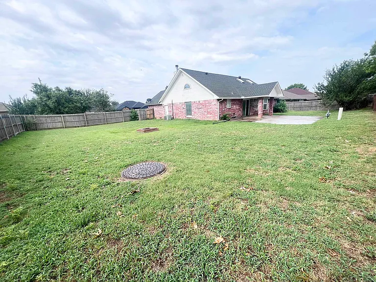 1717 Pinnacle Ln — Photo 22
