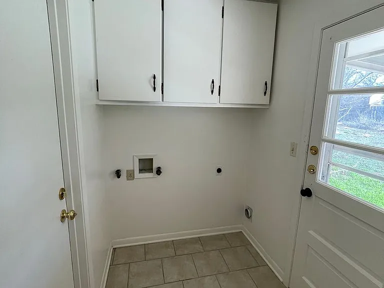 210 Frederick Rd — Photo 13