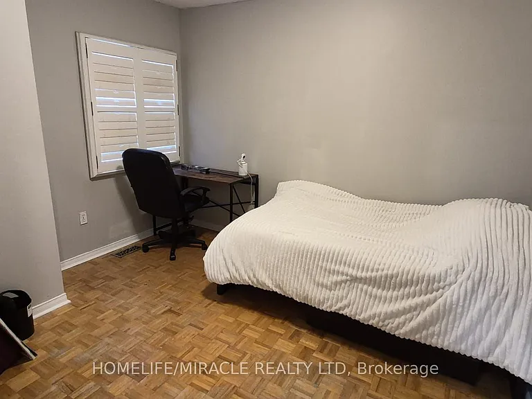 7123 Spyglass Cres — Photo 34