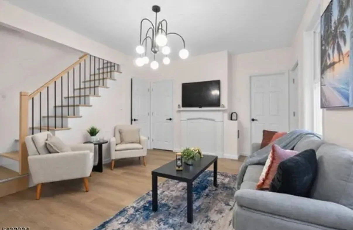2 bed, 1050 sqft, $2,950 — Photo 3