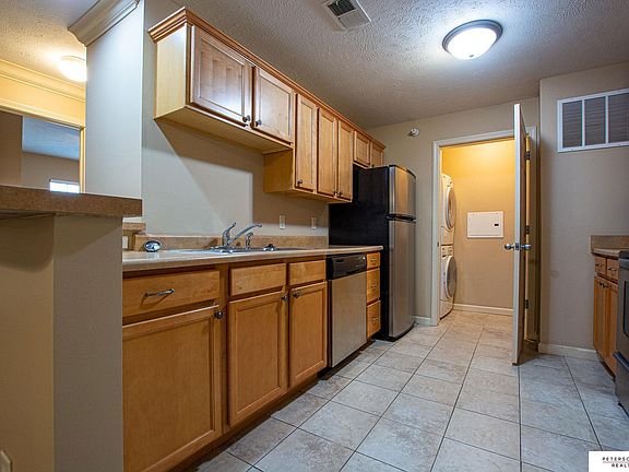 4th image of 4880 S 131st St APT 106