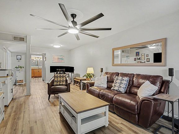 3rd image of 1833 Crooked Pine Dr. #d3