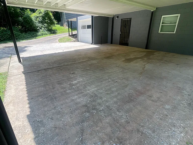 2437 Ivydale Dr SW — Photo 15