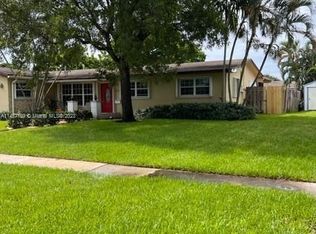 8331 Pasadena Blvd, Pembroke Pines, FL 33024