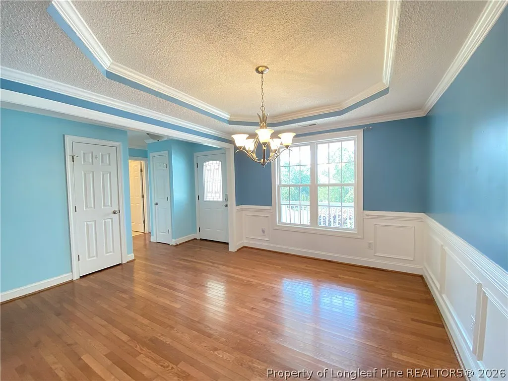3 bed, 2.0 bath, 2176 sqft, $2,050 — Photo 3