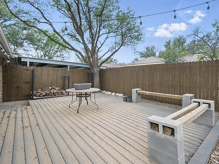 2404 Goddard Ct — Photo 26