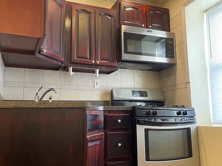 30 Beacon Ave — Photo 7